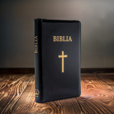Biblie mică neagră, cu fermoar